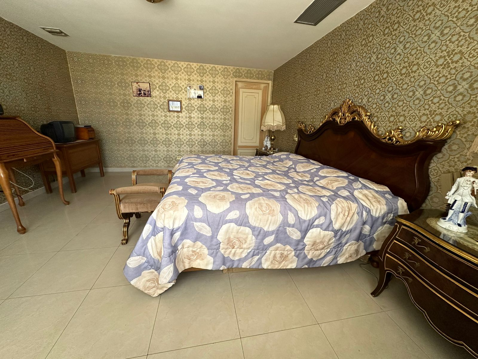 Casa + Locales Comerciales 5