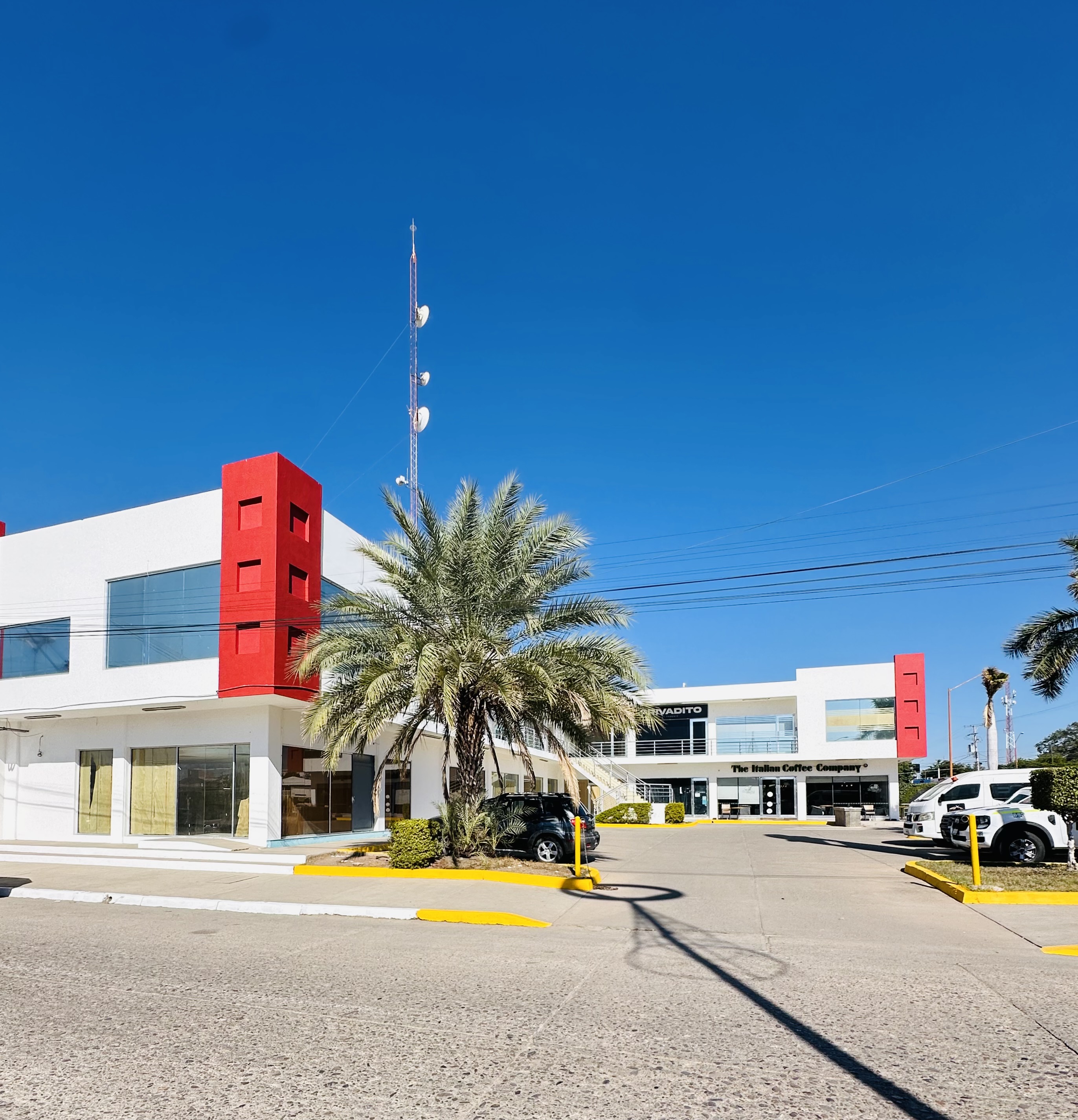 Plaza Comercial San Miguel